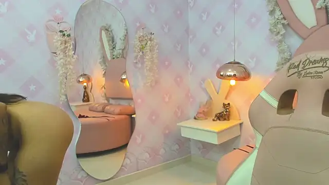 Snapshot of Isabellaa_Rosee chatting on April 19, 2026, 8:00 pm Isabellaa Rosee online show from April 19, 2026, 8:00 pm