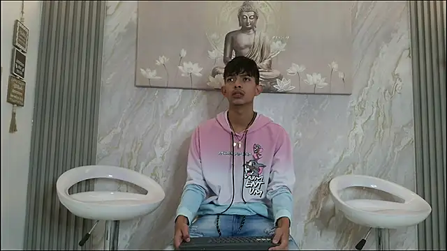 Snapshot of KITTY_BOSH chatting on April 7, 2026, 1:13 pm KITTY BOSH online show from April 7, 2026, 1:13 pm