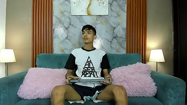 Snapshot of KITTY_BOSH chatting on March 28, 2026, 9:10 am KITTY BOSH online show from March 28, 2026, 9:10 am