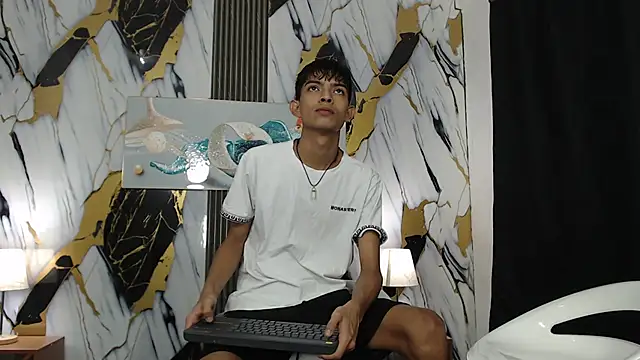 Snapshot of KITTY_BOSH chatting on March 17, 2026, 12:57 am KITTY BOSH online show from March 17, 2026, 12:57 am