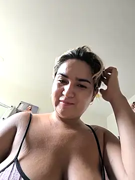 Snapshot of violet-grey chatting on May 6, 2026, 12:42 pm violet-grey online show from May 6, 2026, 12:42 pm