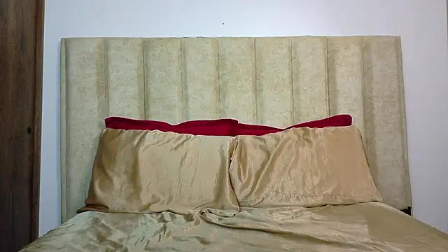 Snapshot of JustZoe_ chatting on May 10, 2026, 12:47 am JustZoe online show from May 10, 2026, 12:47 am