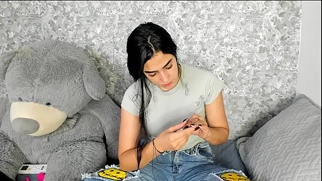Anika H online show from May 5, 2026, 12:08 pm