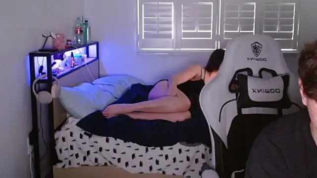 yourmila1 online show from February 28, 2026, 9:03 pm