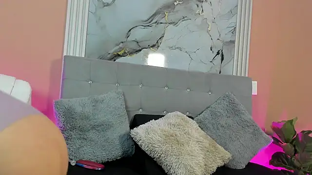 Snapshot of Ivy_Heat chatting on April 24, 2026, 1:51 am Ivy Heat online show from April 24, 2026, 1:51 am