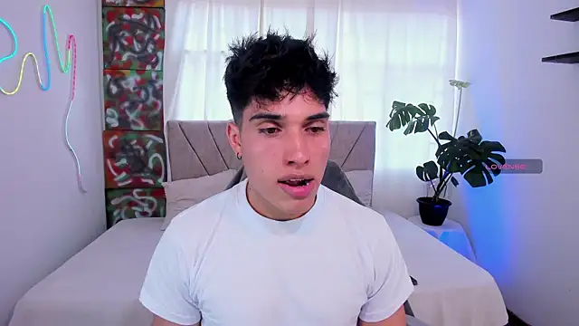 thiagoswan online show from February 17, 2026, 7:33 pm