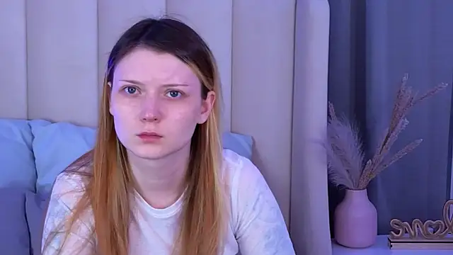 Snapshot of AlyssFrost chatting on July 28, 2026, 1:57 am AlyssFrost online show from July 28, 2026, 1:57 am