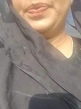 Snapshot of taniya0 chatting on August 3, 2026, 11:16 am taniya0 online show from August 3, 2026, 11:16 am