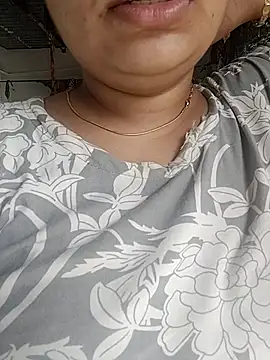 Snapshot of taniya0 chatting on August 1, 2026, 3:26 am taniya0 online show from August 1, 2026, 3:26 am