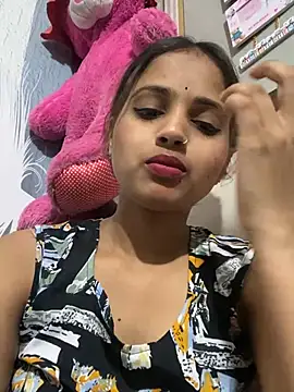 samayra1144 online show from May 4, 2026, 4:10 pm