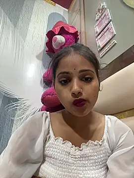 samayra1144 online show from May 7, 2026, 9:29 pm