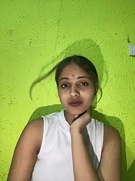 samayra1144 online show from May 11, 2026, 4:37 pm