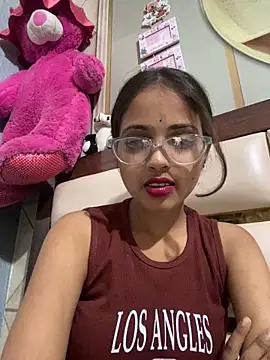 samayra1144 online show from May 12, 2026, 5:30 pm