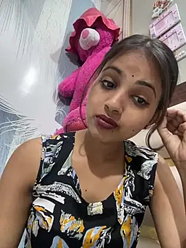 samayra1144 online show from May 17, 2026, 9:42 am
