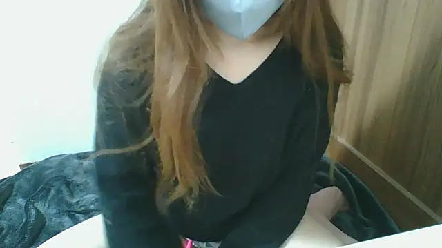 Snapshot of emcchi67 chatting on March 23, 2026, 10:53 pm emcchi67 online show from March 23, 2026, 10:53 pm