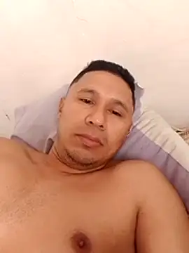 Snapshot of deiner13 chatting on February 16, 2026, 3:21 pm deiner13 online show from February 16, 2026, 3:21 pm