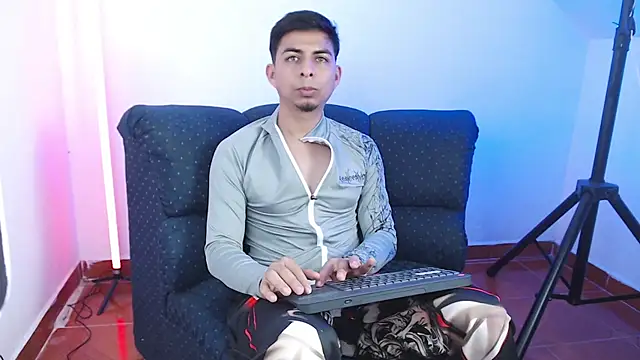 Snapshot of polloCol4U chatting on April 11, 2026, 4:42 am polloCol4U online show from April 11, 2026, 4:42 am