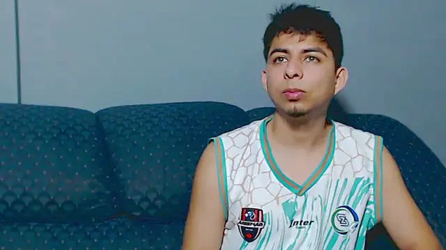 Snapshot of polloCol4U chatting on March 7, 2026, 10:59 pm polloCol4U online show from March 7, 2026, 10:59 pm