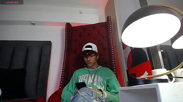 Snapshot of Cain_Dantalion chatting on April 11, 2026, 3:36 am Cain Dantalion online show from April 11, 2026, 3:36 am