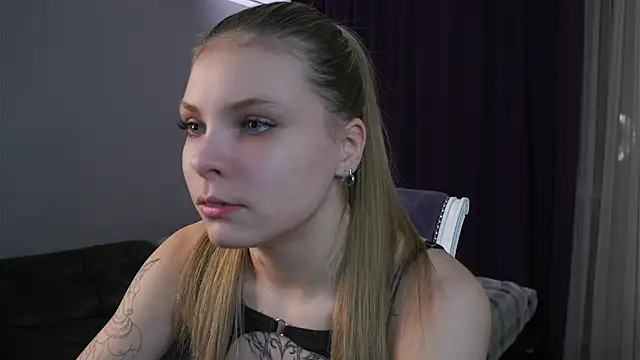 Snapshot of ZofiaPantano chatting on March 8, 2026, 2:53 pm ZofiaPantano online show from March 8, 2026, 2:53 pm