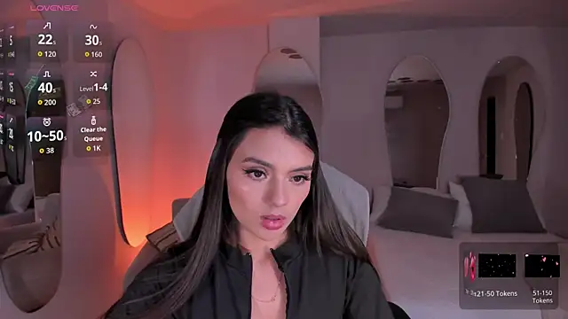 Snapshot of JulietteMoreau chatting on April 30, 2026, 8:57 pm JulietteMoreau online show from April 30, 2026, 8:57 pm