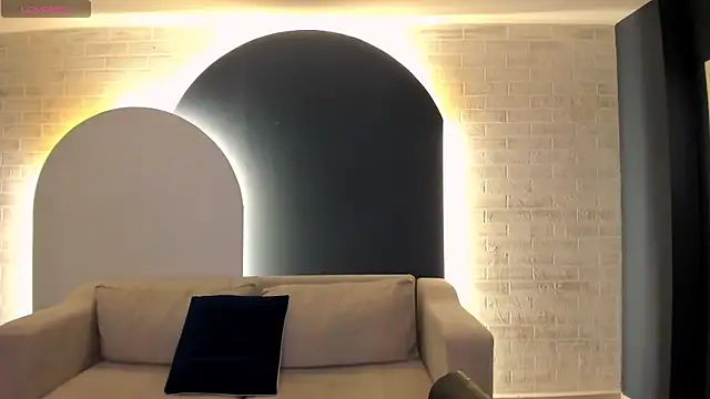 GiannaBrooks online show from February 26, 2026, 12:27 pm