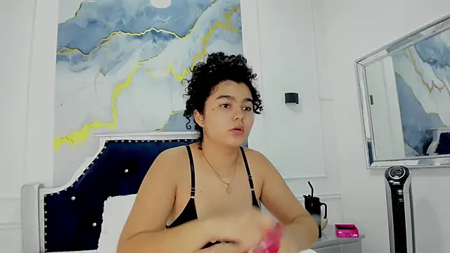 Snapshot of _Curly_Beauty chatting on March 12, 2026, 2:43 pm Curly Beauty online show from March 12, 2026, 2:43 pm