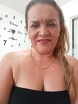 Snapshot of charlotte_milf30 chatting on May 11, 2026, 2:45 pm charlotte milf30 online show from May 11, 2026, 2:45 pm