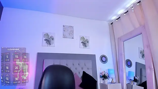 Snapshot of julietha_Vega chatting on April 18, 2026, 6:43 pm julietha Vega online show from April 18, 2026, 6:43 pm