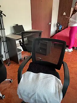 Luna rousse26 online show from March 10, 2026, 12:31 pm