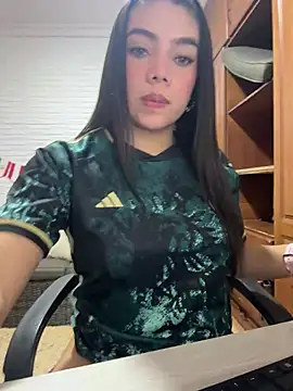 Luna rousse26 online show from June 23, 2026, 12:36 pm