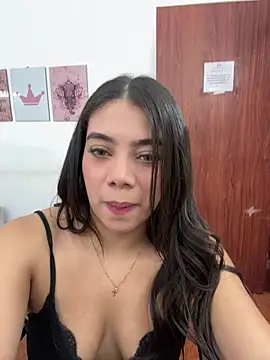 Snapshot of Luna_rousse26 chatting on May 11, 2026, 1:01 pm Luna rousse26 online show from May 11, 2026, 1:01 pm