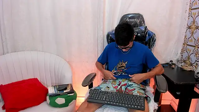 Snapshot of bad_boy_cum_ chatting on March 10, 2026, 1:48 pm bad boy cum online show from March 10, 2026, 1:48 pm