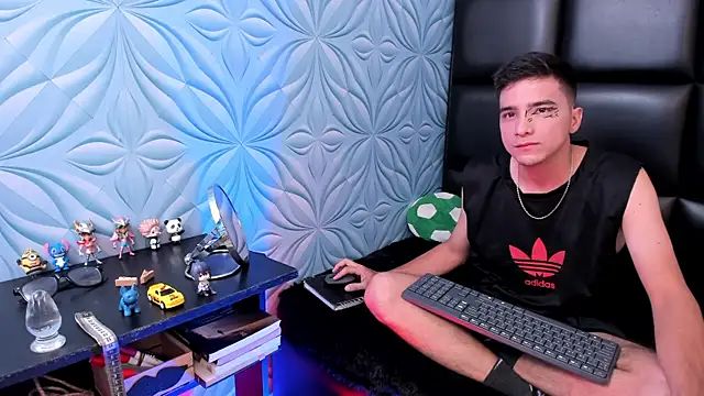 Snapshot of bad_boy_cum_ chatting on March 3, 2026, 2:40 am bad boy cum online show from March 3, 2026, 2:40 am