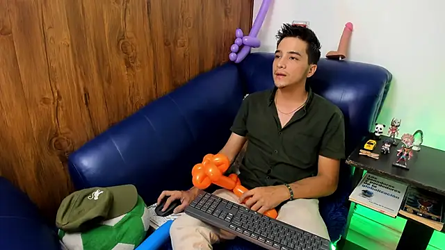 Snapshot of bad_boy_cum_ chatting on March 26, 2026, 9:35 pm bad boy cum online show from March 26, 2026, 9:35 pm