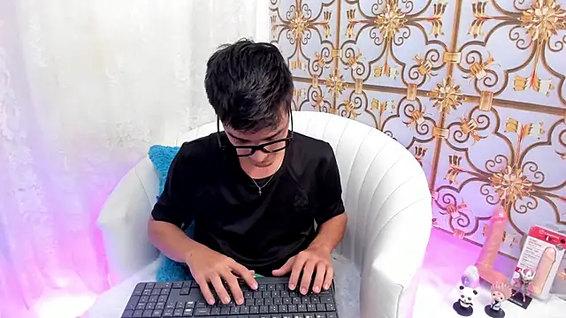 Snapshot of bad_boy_cum_ chatting on March 20, 2026, 9:43 am bad boy cum online show from March 20, 2026, 9:43 am