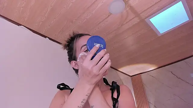 your whore Salome online show from March 28, 2026, 7:04 pm