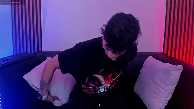 Maximoking26 online show from May 21, 2026, 2:31 am