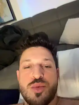 rafapradodxb online show from February 17, 2026, 3:26 am