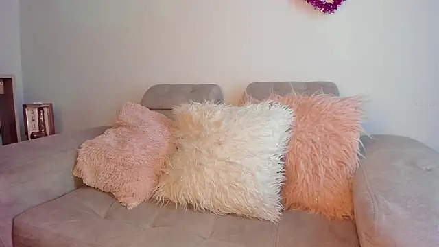 Tylla   online show from February 24, 2026, 5:08 am