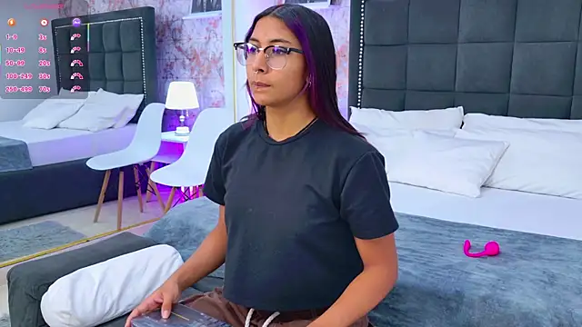 Snapshot of Raven_Gloomy chatting on May 20, 2026, 12:35 pm Raven Gloomy online show from May 20, 2026, 12:35 pm