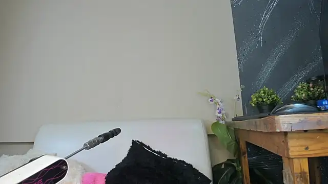 Snapshot of Jasmine_Starr_ chatting on June 11, 2026, 12:32 am Jasmine Starr online show from June 11, 2026, 12:32 am