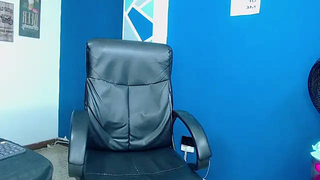 goodgirlxxl online show from March 16, 2026, 11:29 pm