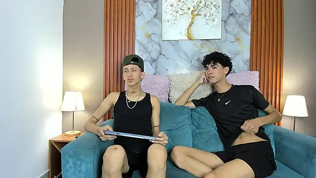 Snapshot of BOYS_PLAY chatting on April 22, 2026, 1:12 am BOYS PLAY online show from April 22, 2026, 1:12 am