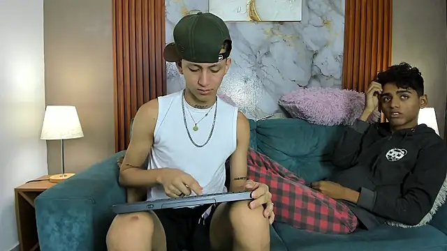 Snapshot of BOYS_PLAY chatting on April 12, 2026, 1:25 pm BOYS PLAY online show from April 12, 2026, 1:25 pm