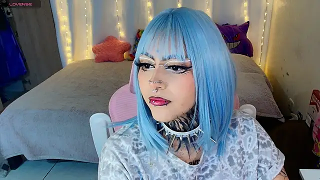 Snapshot of maliciaXpoison chatting on June 8, 2026, 2:23 am maliciaXpoison online show from June 8, 2026, 2:23 am