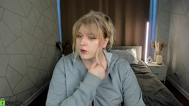 Snapshot of luna_c0ra chatting on March 21, 2026, 1:07 am luna c0ra online show from March 21, 2026, 1:07 am