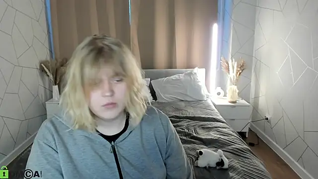 Snapshot of luna_c0ra chatting on March 20, 2026, 1:06 am luna c0ra online show from March 20, 2026, 1:06 am