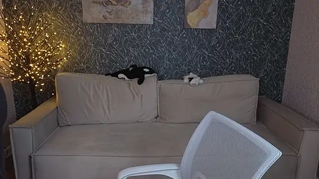 Snapshot of luna_c0ra chatting on March 11, 2026, 9:36 am luna c0ra online show from March 11, 2026, 9:36 am