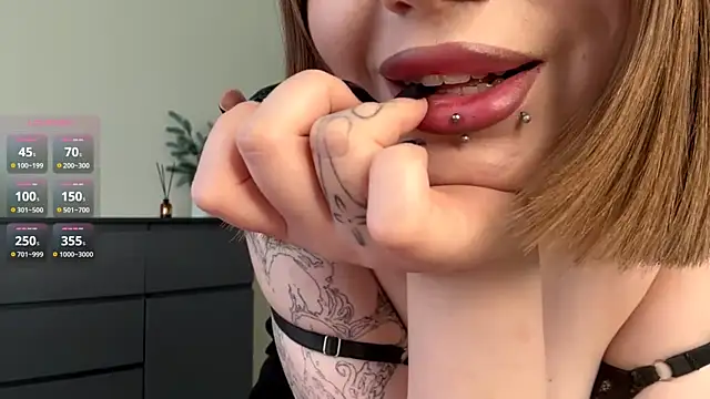 Snapshot of PledHoly chatting on April 1, 2026, 1:41 pm PledHoly online show from April 1, 2026, 1:41 pm